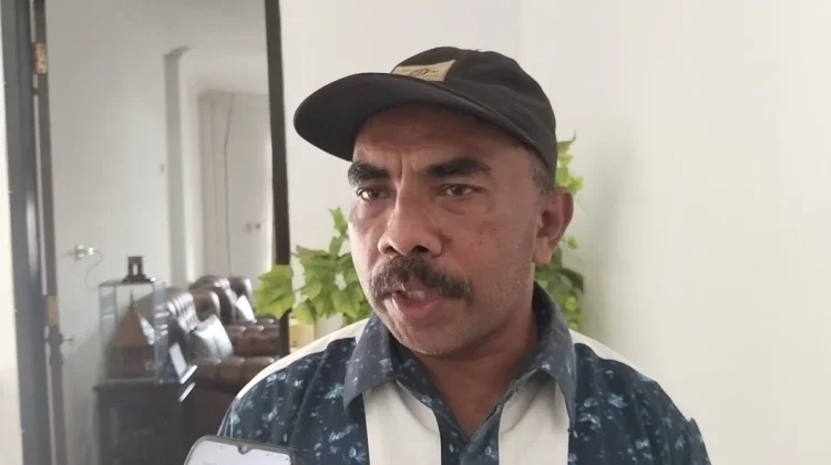 Tokoh Adat Tiwe Hibahkan Tanah untuk Sekolah Rakyat