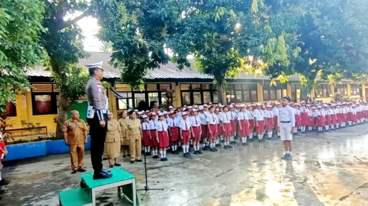 Satlantas Polres Ende Tanamkan Disiplin Lalu Lintas sejak SD