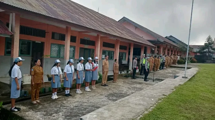 Sat Lantas Polres Ngada Edukasi Pelajar lewat Program Polisi Goes To School