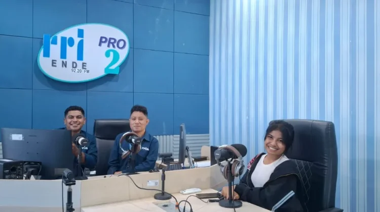 Siswi Recis  Bajawa Raih Juara Pidato Bahasa Daerah