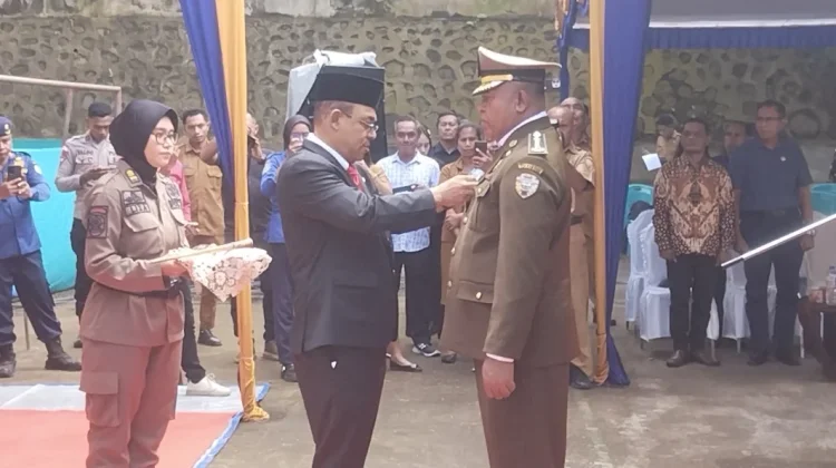 Bupati Ende Lantik Ibrahim Pimpin Satpol PP Ende