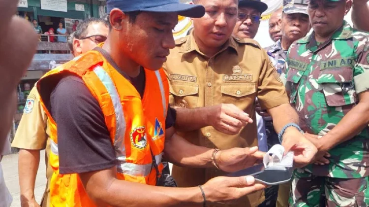 Bupati Sikka Luncurkan E-Retribusi Parkir Digital Maumere