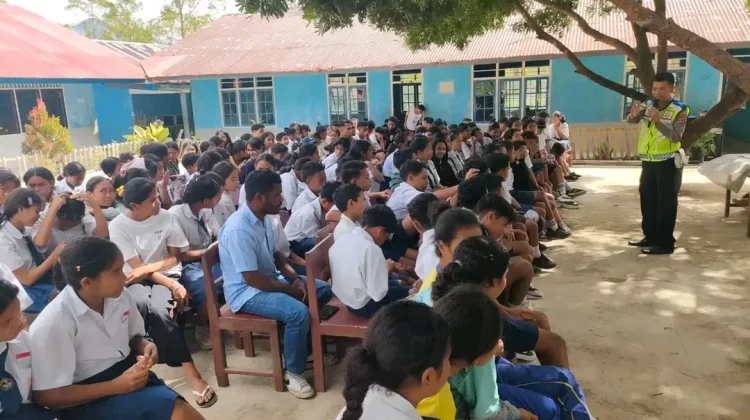 Satlantas Polres Ngada Sosialisasikan Tertib Berlalu Lintas
