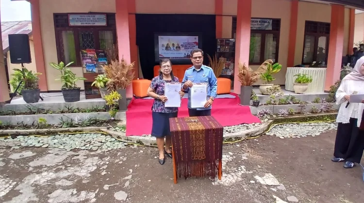 Kepala SMK Yos Sudarso Ende dan LPP RRI Ende Teken Kerja Sama Penyiaran Pendidikan