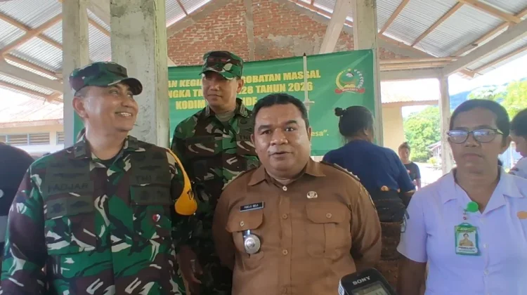 Camat Wewaria Apresiasi TNI Gelar Pengobatan Massal