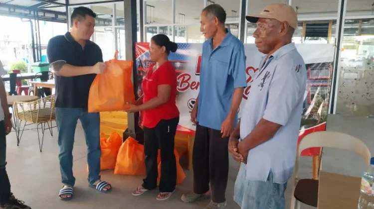 HM Infinity Bagikan Sembako jelang Launching Usaha