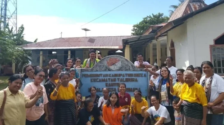 Universitas Nusa Nipa Dampingi UMKM Lewomada Kuasai Pemasaran Digital