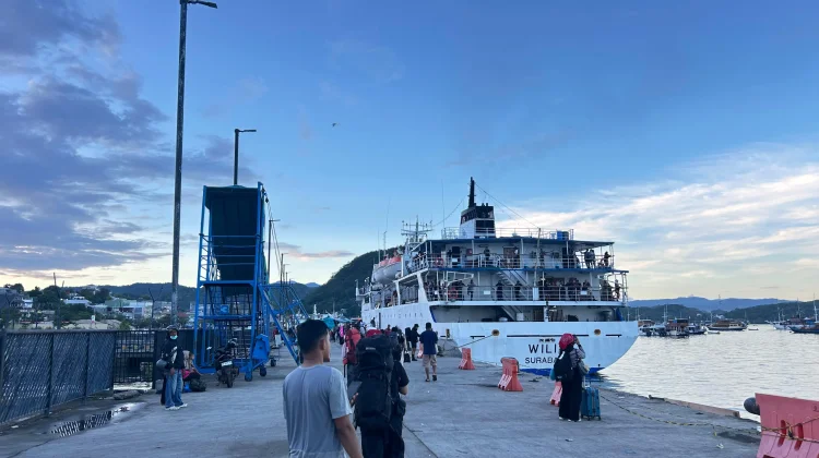 Operasional PELNI di Labuan Bajo Tetap Berjalan meski Dermaga Sedang Diperbaiki