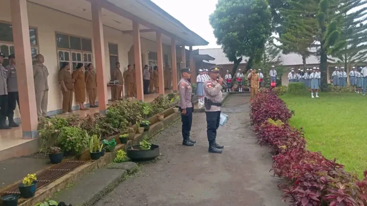 Kapolsek Golewa Tekankan Kenakalan Remaja di Sekolah