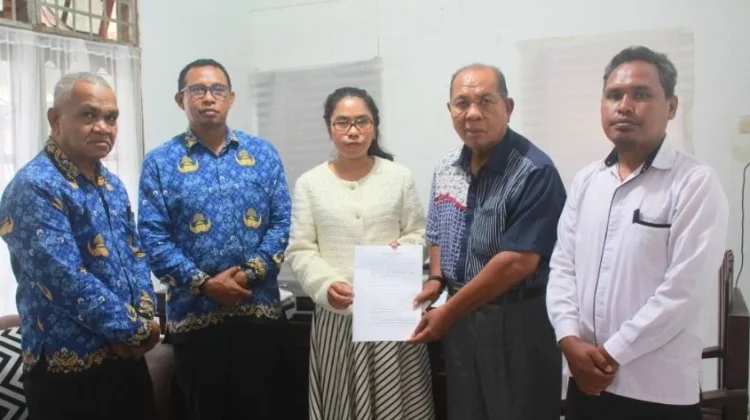 Kemenag Flores Timur Terima Hibah Aset dari Yayasan Gewayantana