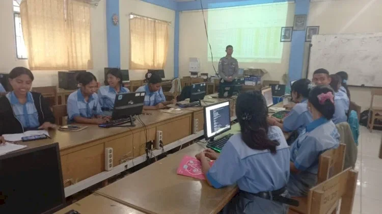 Sat Lantas Sikka Tanamkan Disiplin Berlalu Lintas Pelajar