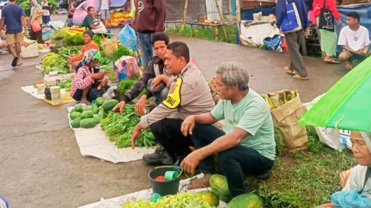 Patroli Humanis Polisi Warnai Aktivitas Pasar Boru
