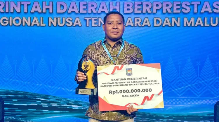 Sikka Raih Insentif Fiskal Penurunan Pengangguran Daerah