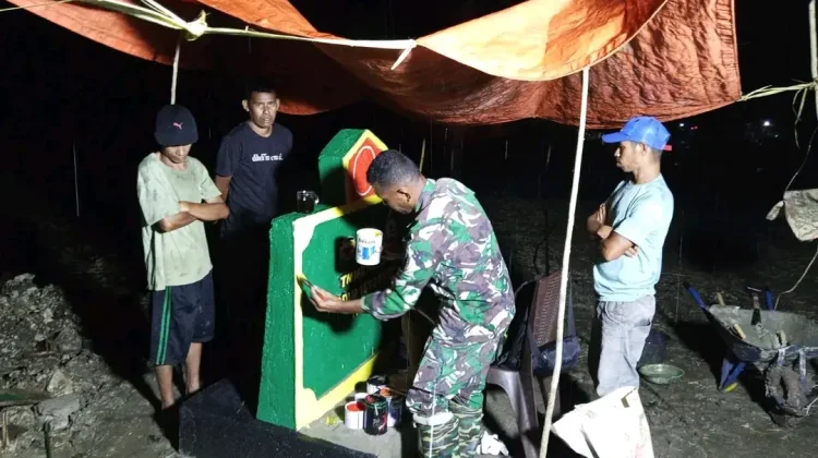 Gotong Royong TMMD Percepat Pembangunan Gapura Desa Fataatu Timur