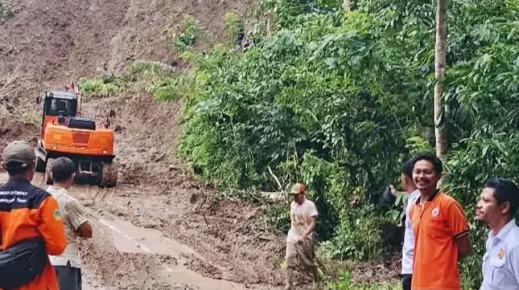 Akses Jalan Paka–Ntaur di Rana Mese Lumpuh Total akibat Longsor
