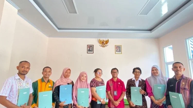 Kemenag Manggarai Timur Serahkan Dokumen Perjanjian Kerja PPPK 2024