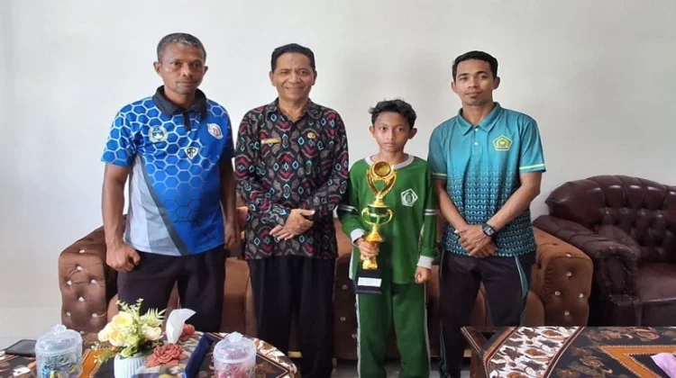 Siswa MTsN 2 Manggarai Barat Raih Juara 1 Bulu Tangkis O2SN Kecamatan Komodo