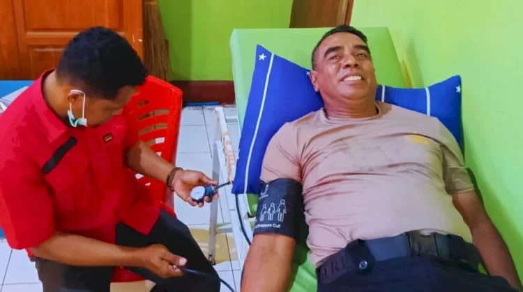 Polres Flores Timur Donor Darah Peringati Hari Lanjut Usia Nasional Ke-30