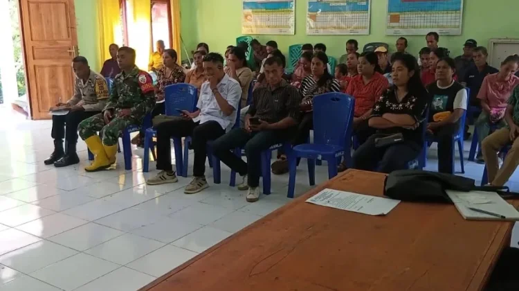 Musyawarah LKPPD Desa Kawalelo Dikawal Babinsa dan Aparat Desa