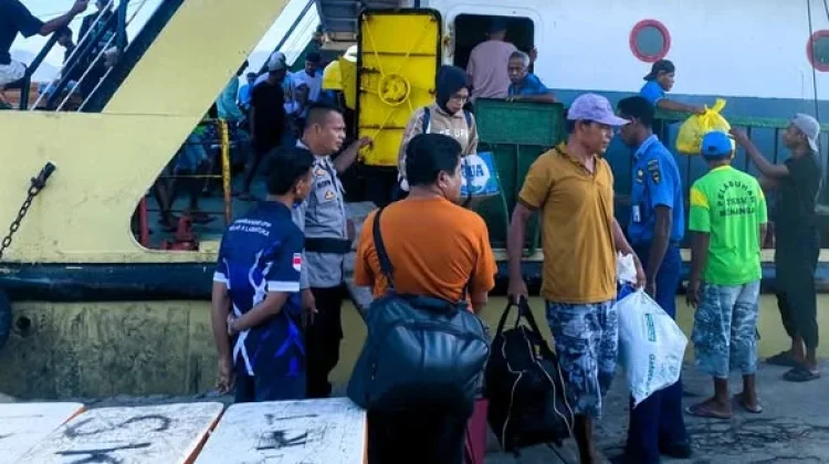 Polisi Amankan Aktivitas KM Sabuk Nusantara 55 di Menanga