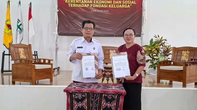 Ketua STPM Santa Ursula Ende Teken Kerja Sama dengan Kepala LPP RRI Ende