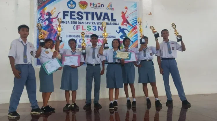 Tujuh Piala Dibawa Pulang SMKS Yohanes