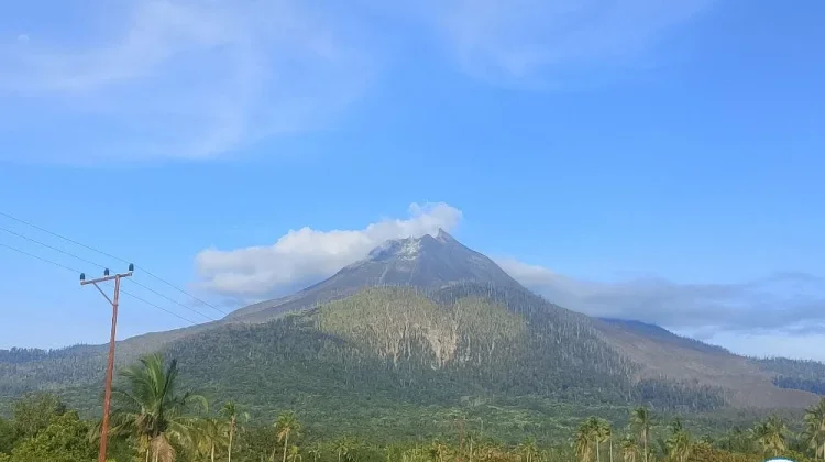 Gunung Lewotobi Laki-laki Siaga III, Radius 5 Km dari Pusat Erupsi Harus Steril