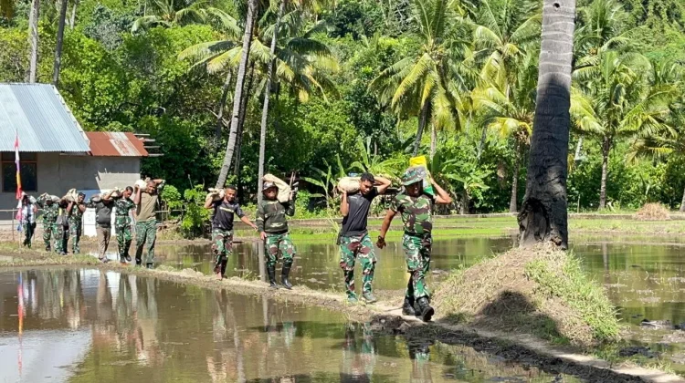 Sinergi TNI dan Warga Talibura Gotong Royong Percepat Pembangunan Jembatan