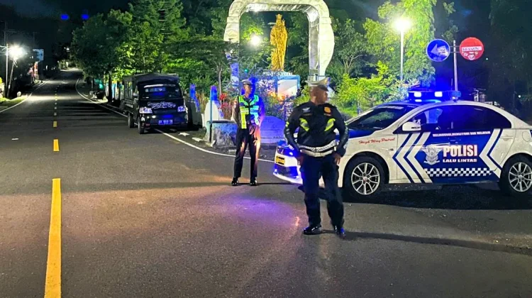 Patroli Lampu Biru Satlantas Flores Timur Sasar Pengendara
