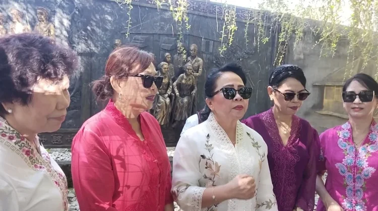 Paguyuban Tionghoa Meriahkan Parade Pancasila di Ende
