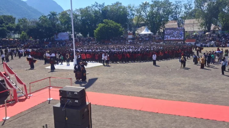 Ribuan Pelajar Meriahkan Gawi Massal di Lapangan Pancasila Ende
