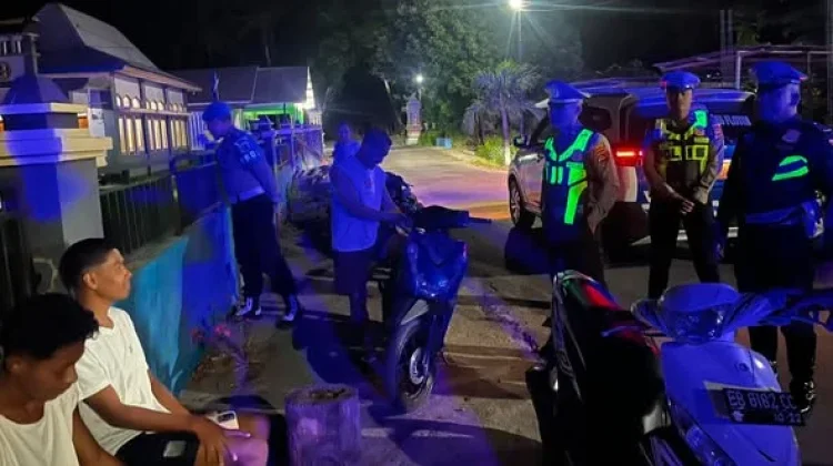 Satlantas Flores Timur Gelar Patroli Lampu Biru di Larantuka