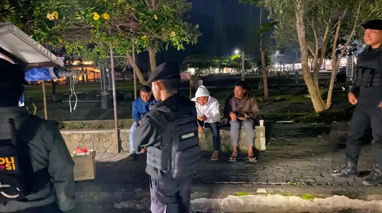 Patroli Presisi Jaga Keamanan Malam di Bajawa