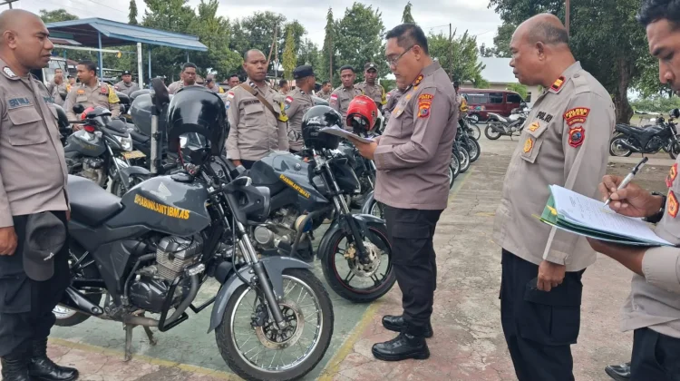 Kapolres Ende Periksa 59 Motor Dinas Bhabinkamtibmas Demi Layanan Prima