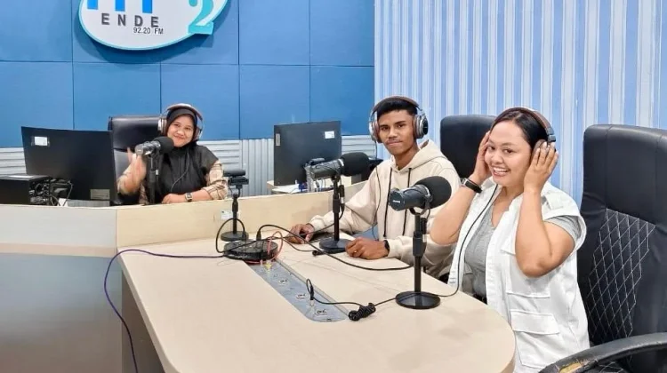Ketua IKMAR Bangkitkan Semangat Pengabdian Mahasiswa Rendu Ende