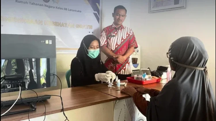 Rutan Larantuka Sediakan Pemeriksaan Kesehatan Gratis Pengunjung