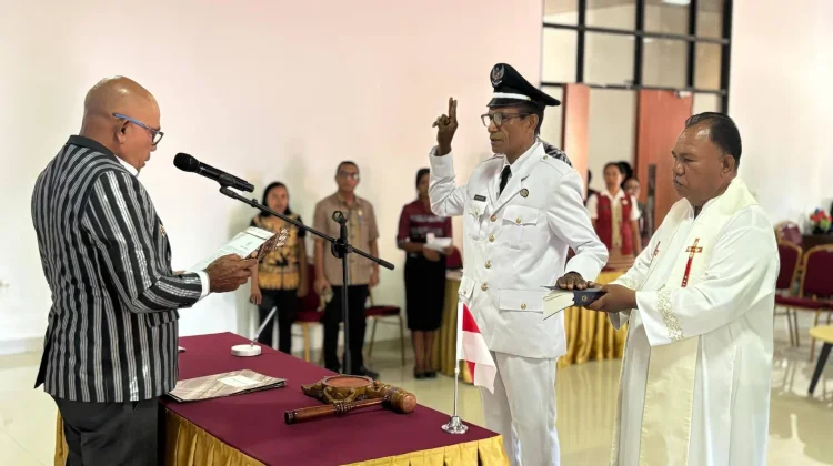 Siprianus Labi Dilantik Pimpin Desa Laranwutun