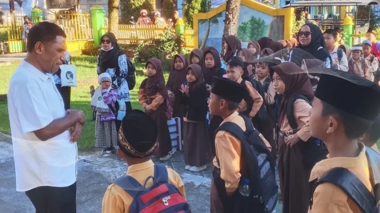 Kemenag Ngada Fasilitasi Ujian Siswa MIS Al Ghuraba Pascakebakaran Sekolah