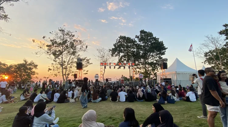 Kolaborasi BPOLBF-Kemenpar Hadirkan Justin Aldrin di Pentas X Weekend at Parapuar