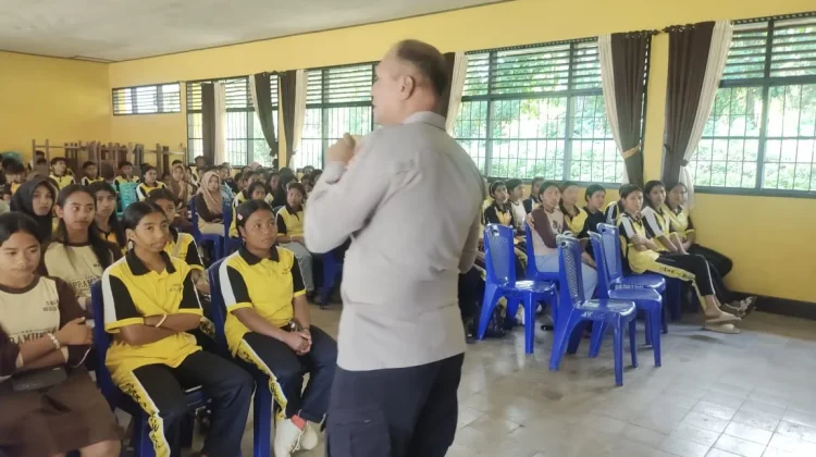 Polsek Wolowaru Gaungkan Anti-Bullying di SMA Negeri 1 Wolowaru