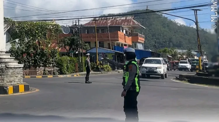 aga Kamseltibcarlantas, Satlantas Polres Ngada Intensifkan Pengaturan Arus Lalu