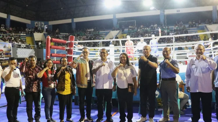 Gubernur NTT Tutup Turnamen Tinju dan Futsal Piala Rektor Cup III UPG 1945