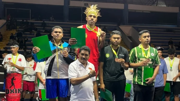 Pertina Ende Bawa Pulang Dua Medali dari Kejuaraan Tinju Nasional di Kupang