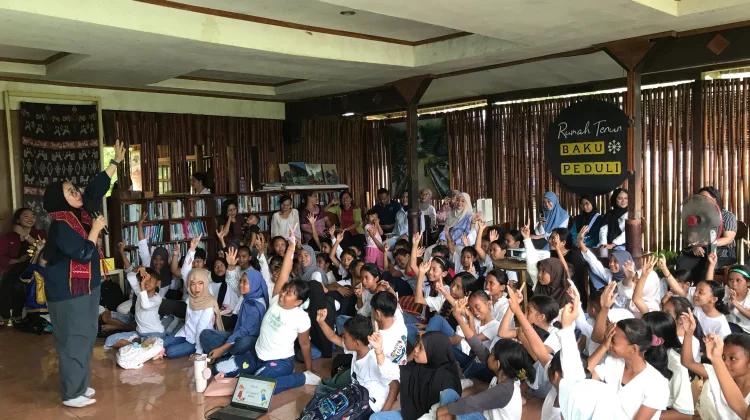 Rumah Inggris Labuan Bajo Hadirkan Seminar Motivasi untuk Puluhan Pelajar