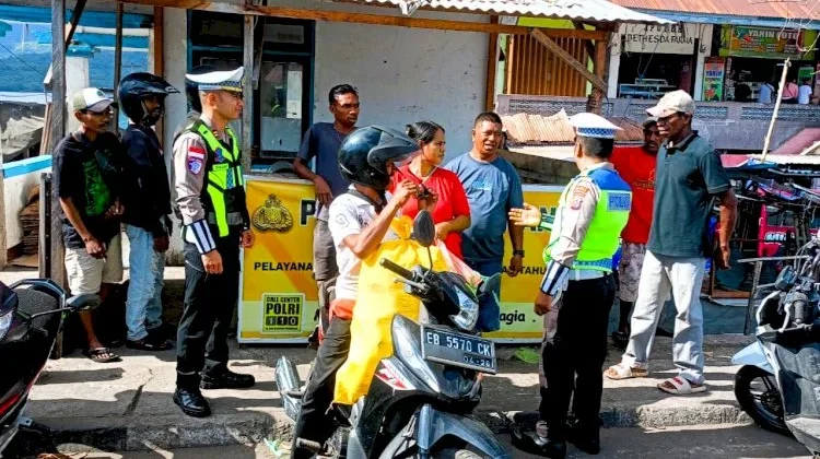 Satlantas Polres Flotim Perkuat Keselamatan Lalu Lintas di Pasar