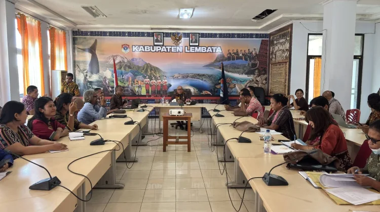 Pemkab Lembata Siapkan Pembiayaan KUR untuk Peternak Ayam