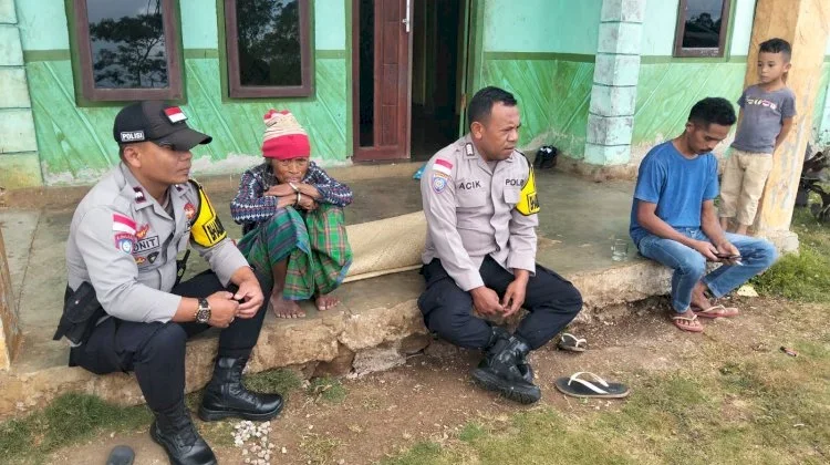Bhabinkamtibmas Ruteng Intensifkan Patroli Dialogis, Ajak Warga Jaga Kamtibmas