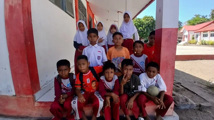 MBG Belum Menjangkau Pulau Ende, Siswa Sampaikan Harapan