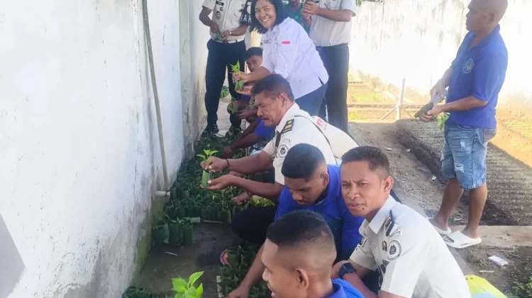 Rutan Larantuka Ubah Lahan Kosong Menjadi Kebun Produktif