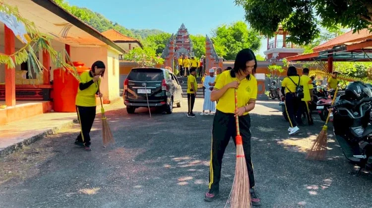 Toleransi dan Kepedulian Warnai Bhakti Religi Polres Flotim di Pura Weri